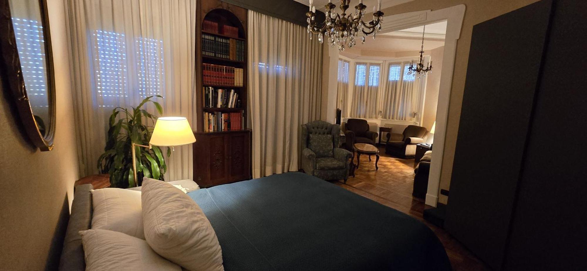 Homegallery - Elegante Appartamento Milanese Luaran gambar